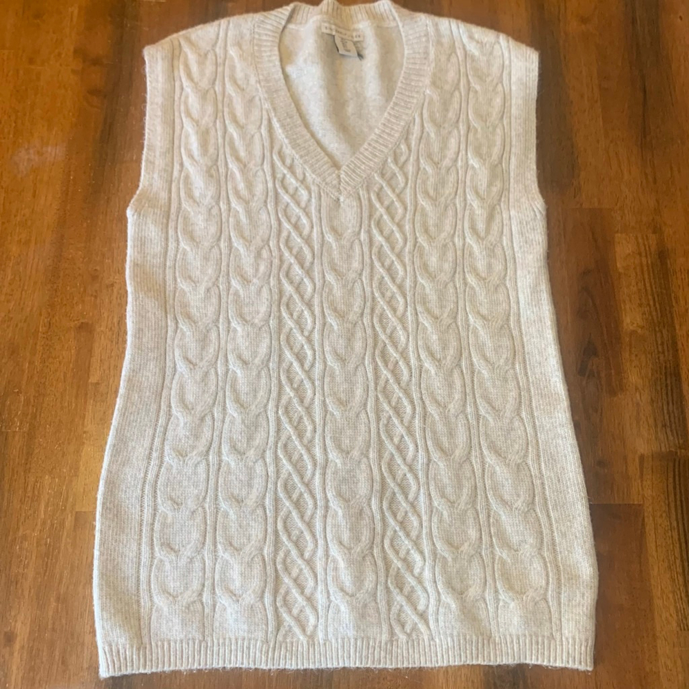 Sincerely Jules Sweater Vest Large Cream Cable Knit detail Super soft